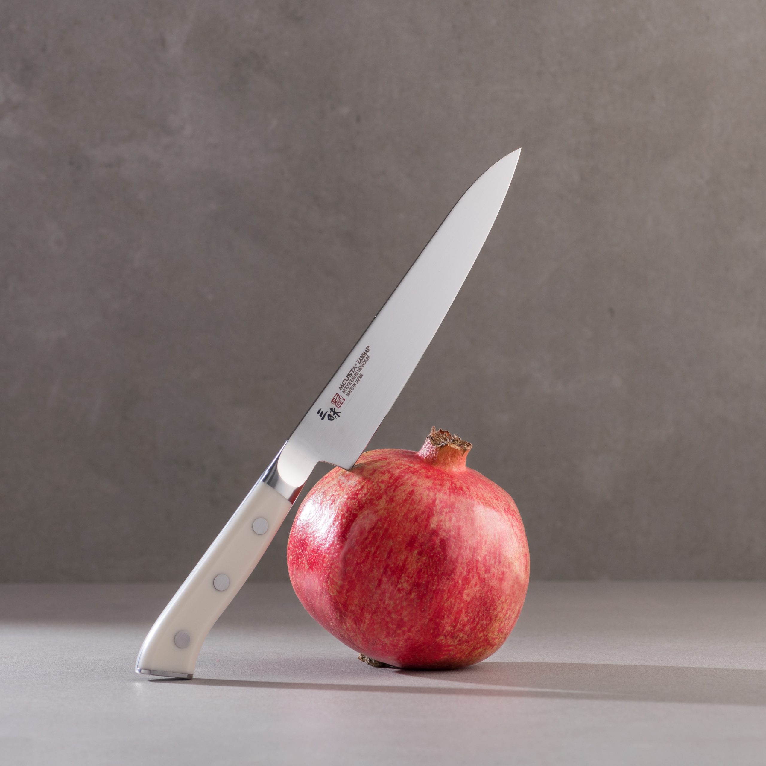 Mcusta Zanmai Classic Molybdenum Universalkniv 15 cm