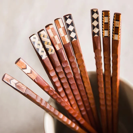 Gohobi – 5 par japanske spisepinner av tre Cone