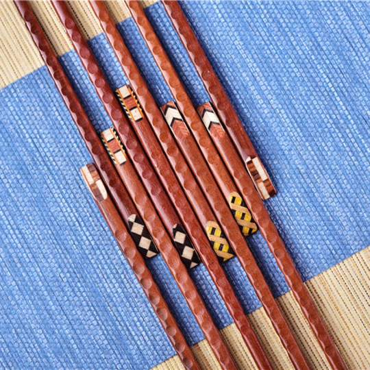 Gohobi – 5 par japanske spisepinner av tre Cone