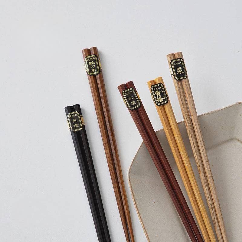Gohobi – 5 par japanske spisepinner av tre Cone